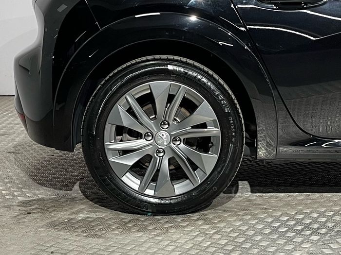 Peugeot 208 2023