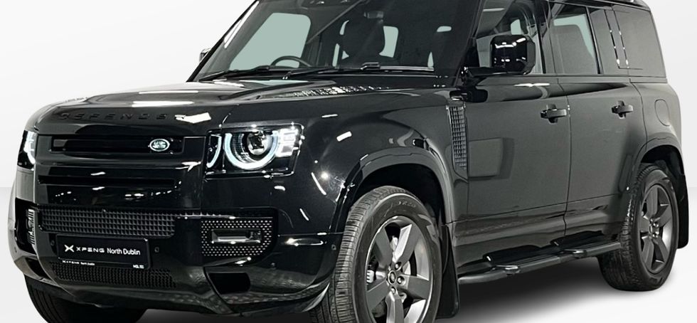 Land Rover Defender 2025