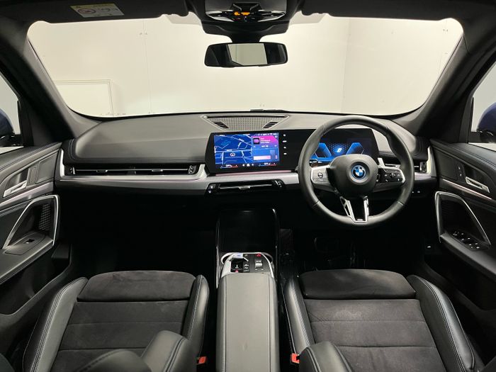 BMW iX1 2024