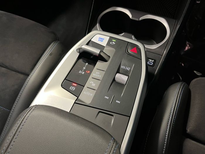 BMW iX1 2024