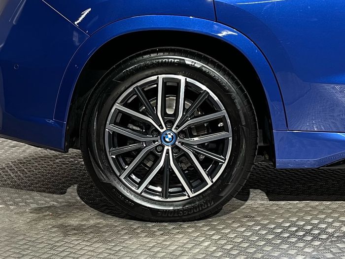 BMW iX1 2024