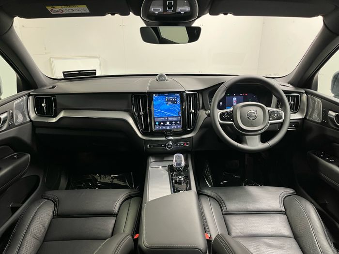 Volvo XC60 2025