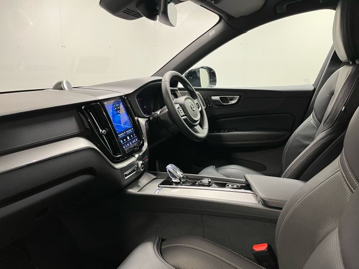 Volvo XC60 2025