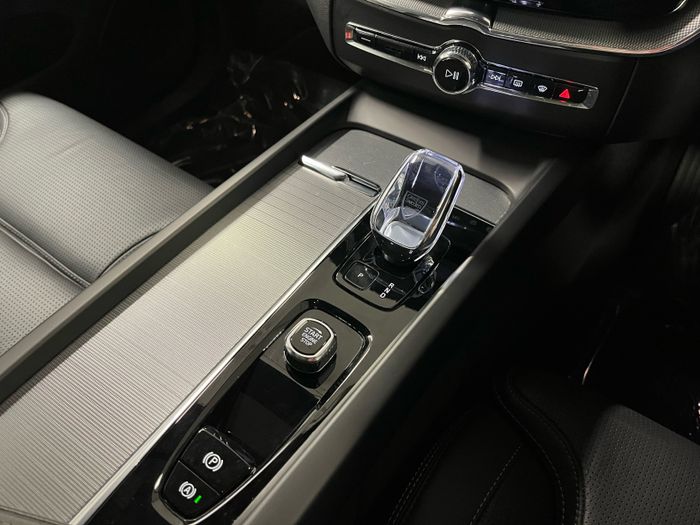 Volvo XC60 2025