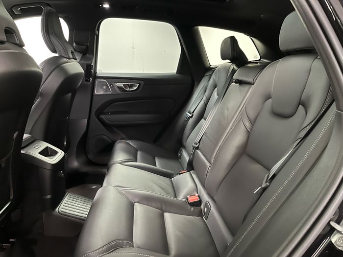 Volvo XC60 2025