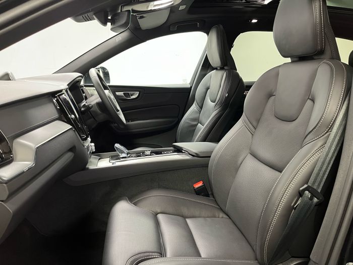 Volvo XC60 2025