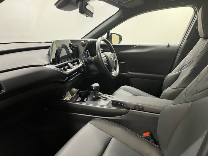 Lexus UX 2023