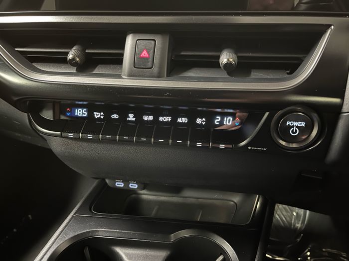 Lexus UX 2023
