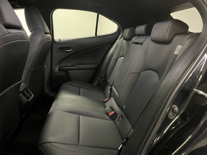 Lexus UX 2023