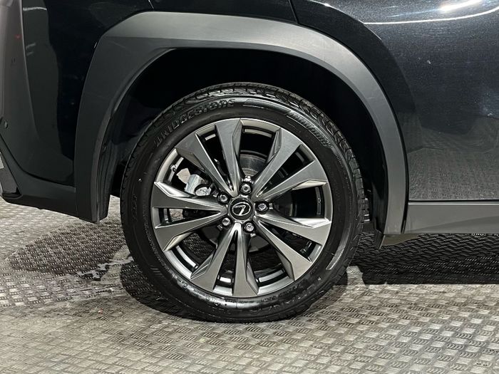 Lexus UX 2023