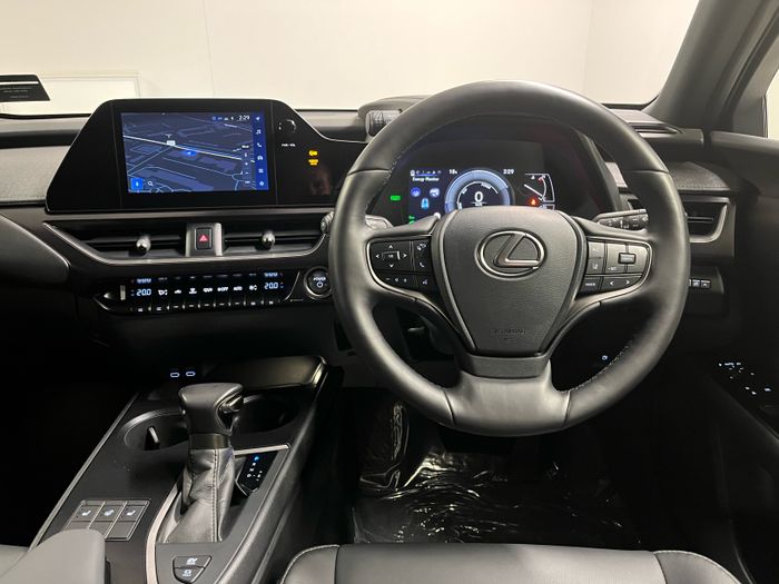 Lexus UX 2023