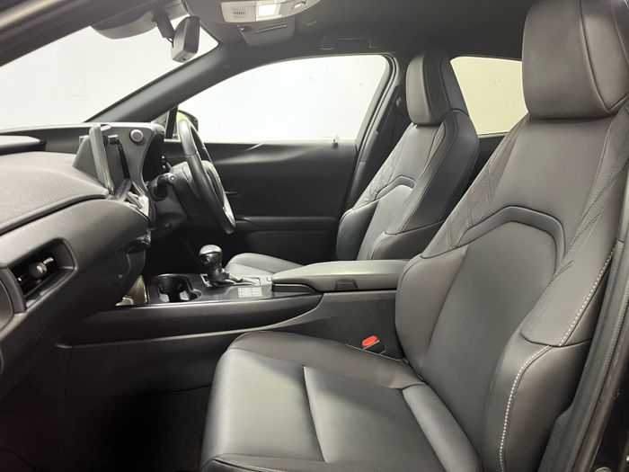 Lexus UX 2023