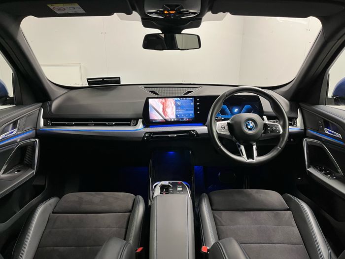 BMW iX1 2024