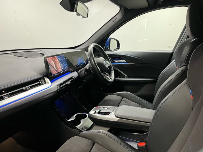 BMW iX1 2024