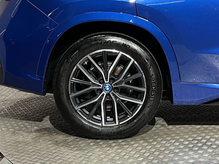 BMW iX1 2024
