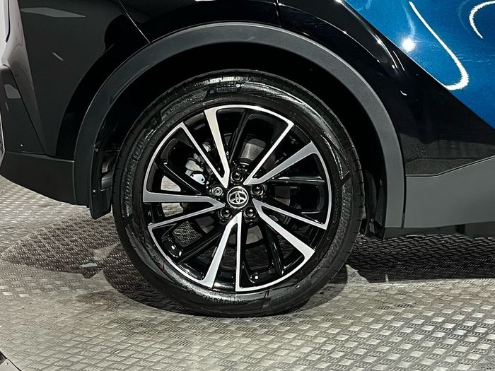 Toyota C-HR 2025