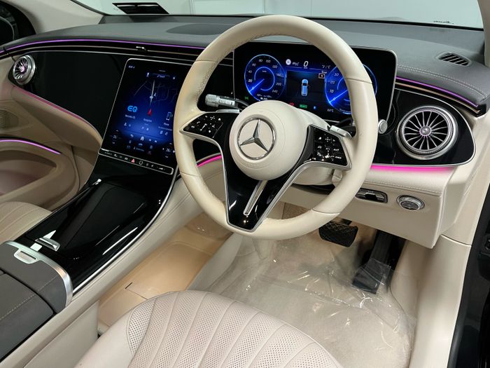 Mercedes-Benz EQS SUV 2023