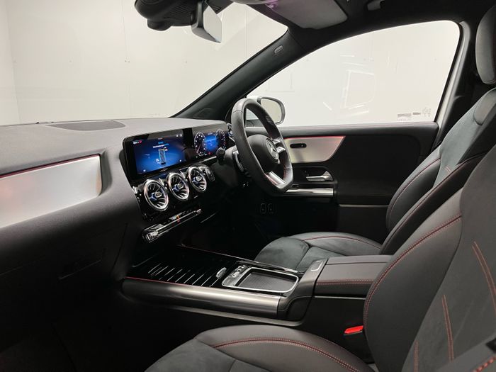 Mercedes-Benz GLA 2025