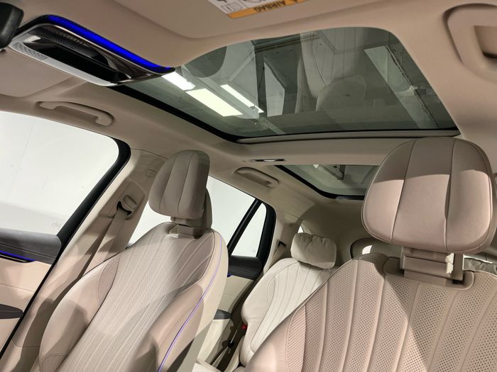 Mercedes-Benz EQS SUV 2025