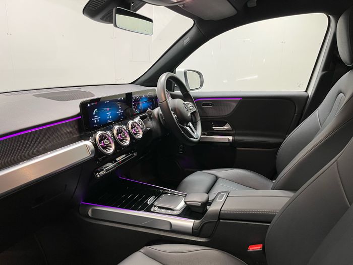 Mercedes-Benz EQB 2022