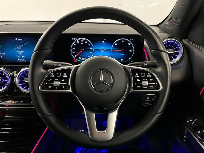 Mercedes-Benz EQB 2022