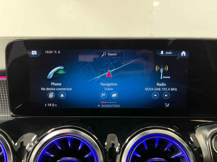Mercedes-Benz EQB 2022