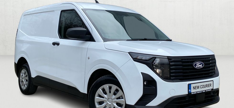 Ford TRANSIT COURIER 2026