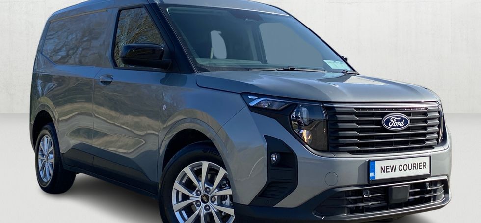 Ford TRANSIT COURIER 2026