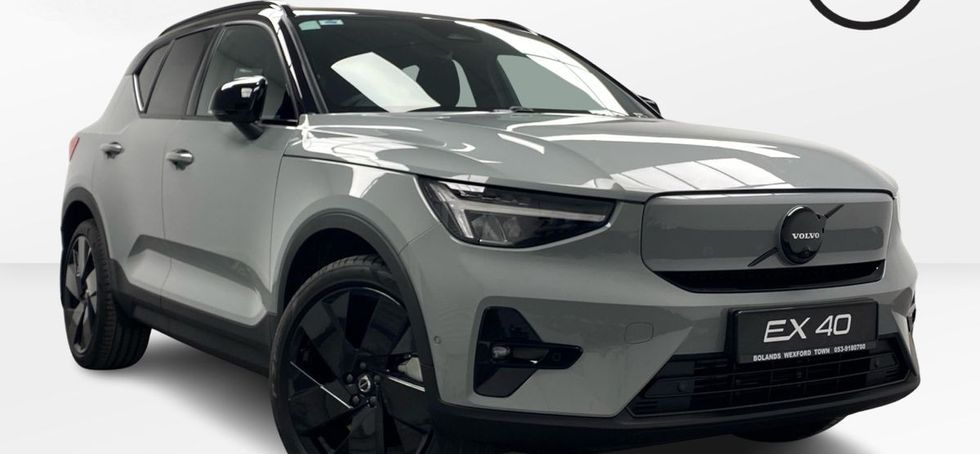 Volvo EX40 2026