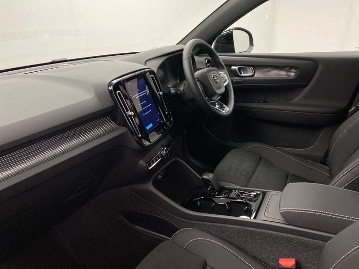 Volvo XC40 2026