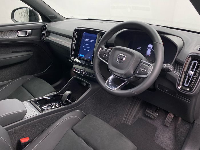 Volvo XC40 2026