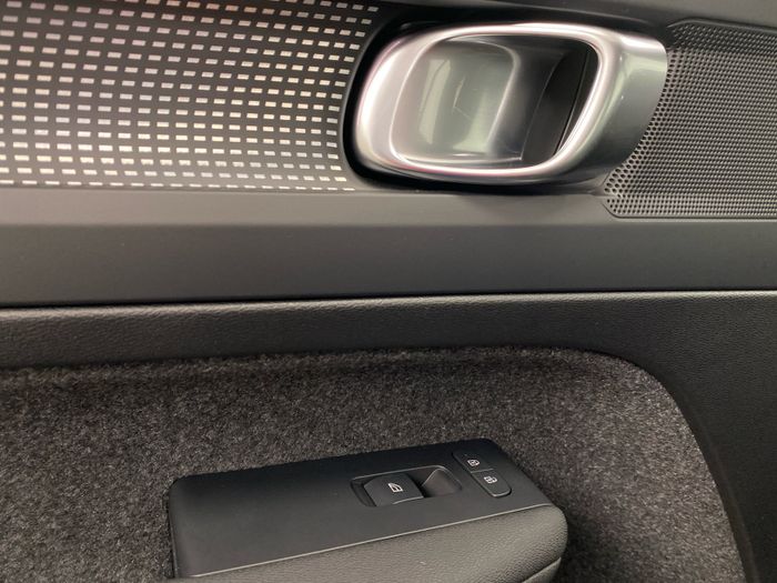 Volvo XC40 2026