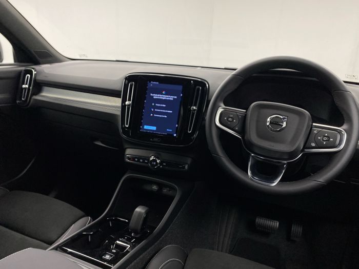 Volvo XC40 2026