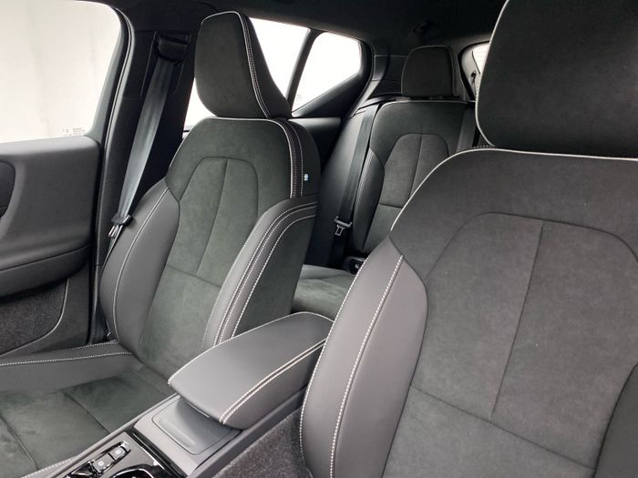 Volvo XC40 2026