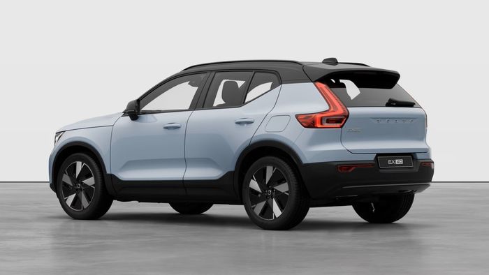 Volvo EX40 2026