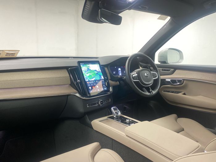 Volvo XC90 2025