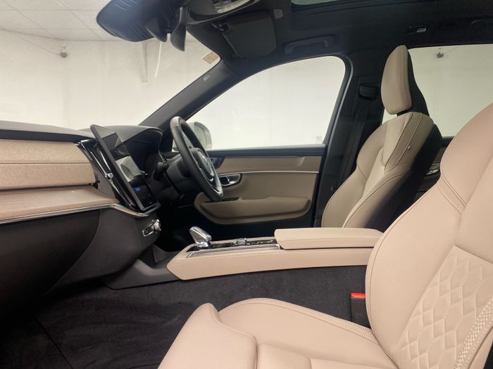Volvo XC90 2025