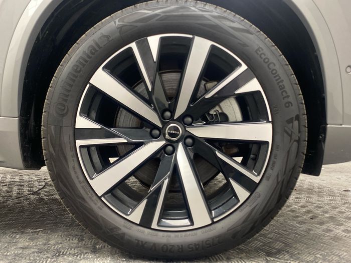 Volvo XC90 2025