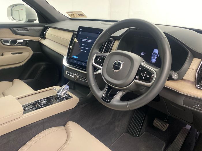Volvo XC90 2025