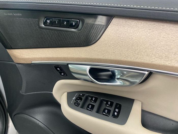 Volvo XC90 2025