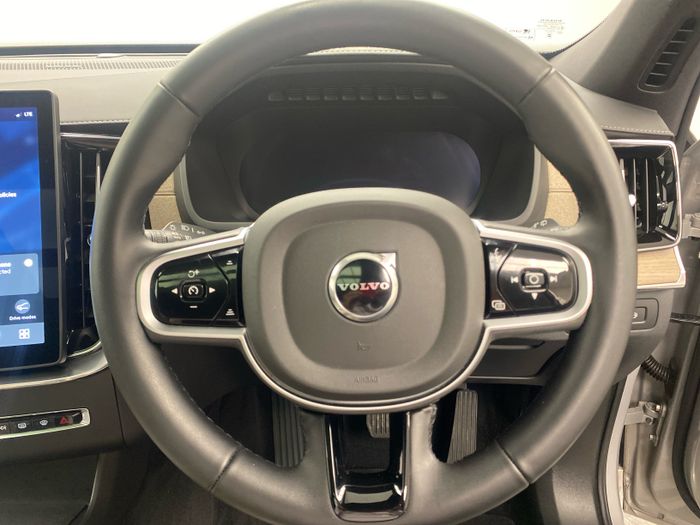 Volvo XC90 2025