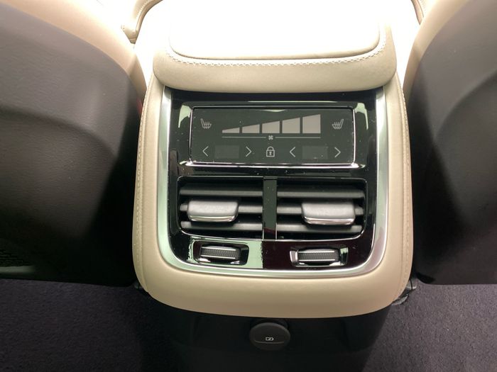 Volvo XC90 2025