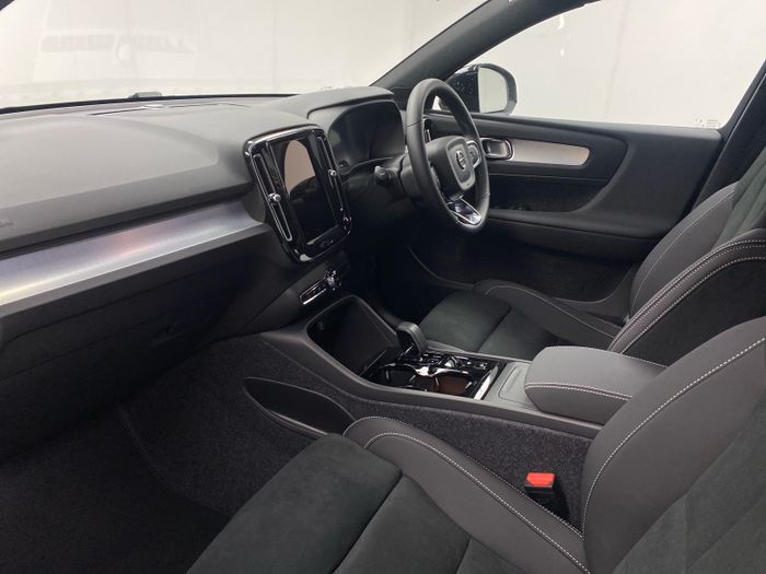 Volvo XC40 2026