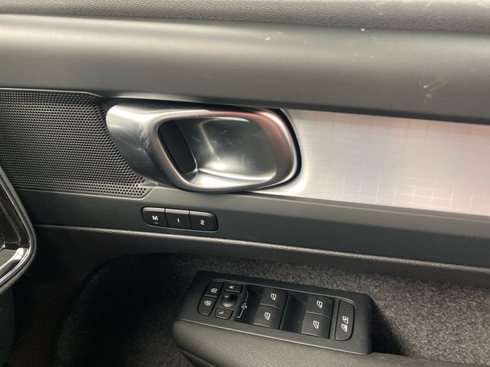 Volvo XC40 2026