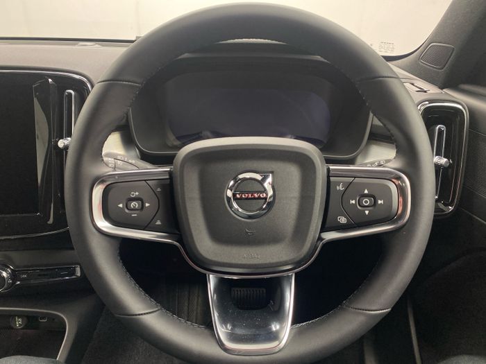 Volvo XC40 2026