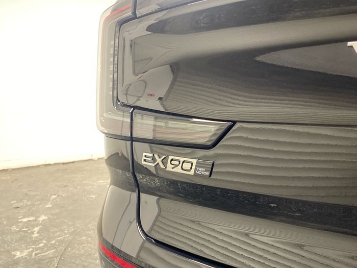 Volvo EX90 2026