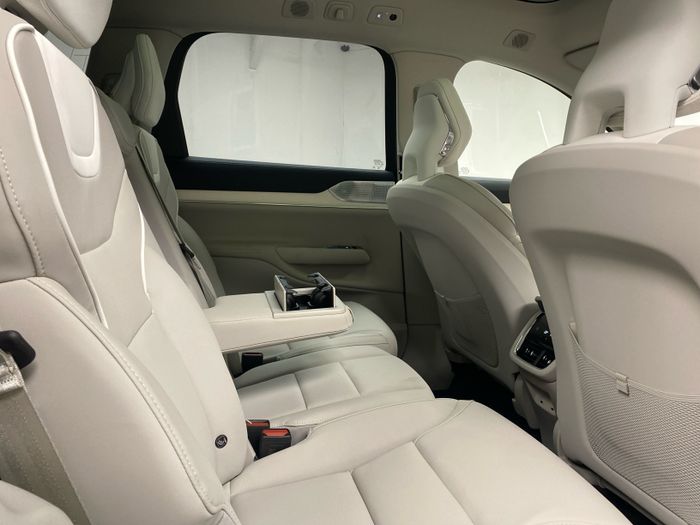 Volvo EX90 2026