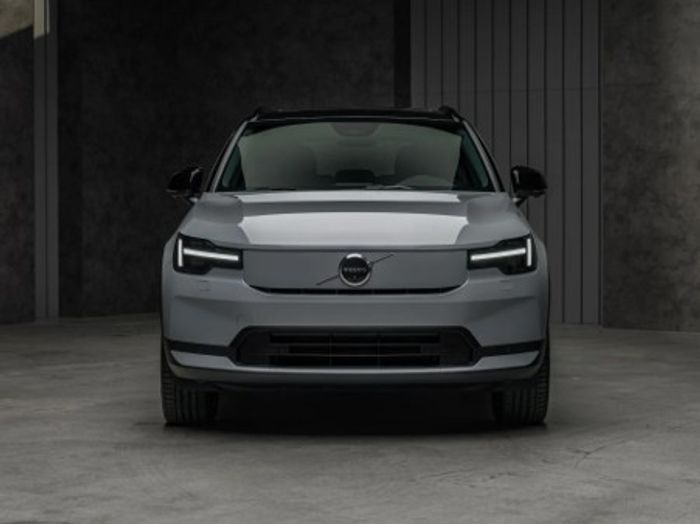 Volvo EX40 2027