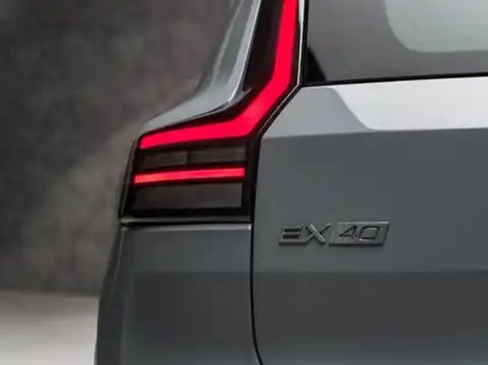 Volvo EX40 2027