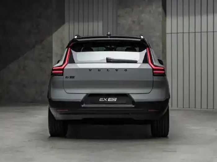 Volvo EX40 2027